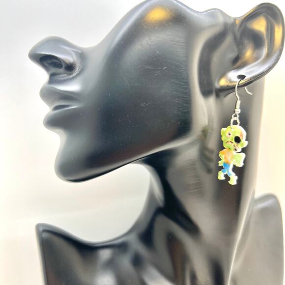 Zombie Earrings - Halloween Earrings - Zombie Accessories - Goth Earrings - Picture 6 of 7
